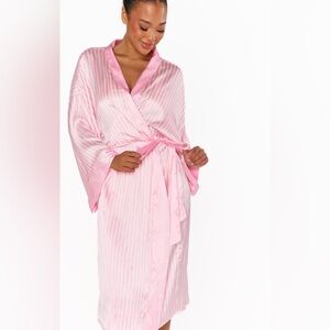 NIB Show Me Your MuMu OS Pink and White Stripe Robe